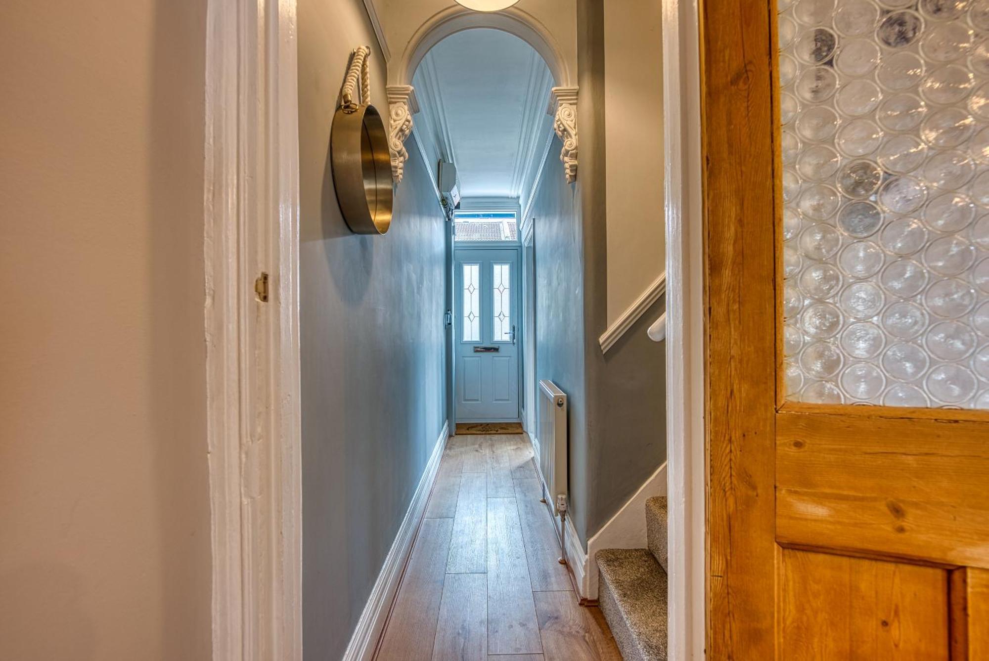 2 Bedrooms Modern, Stunning & Stylish Contractor House, Prime Portsmouth Location With Free Parking Permit, Summer Special Offer!! - By Blue Puffin Stays Exterior photo