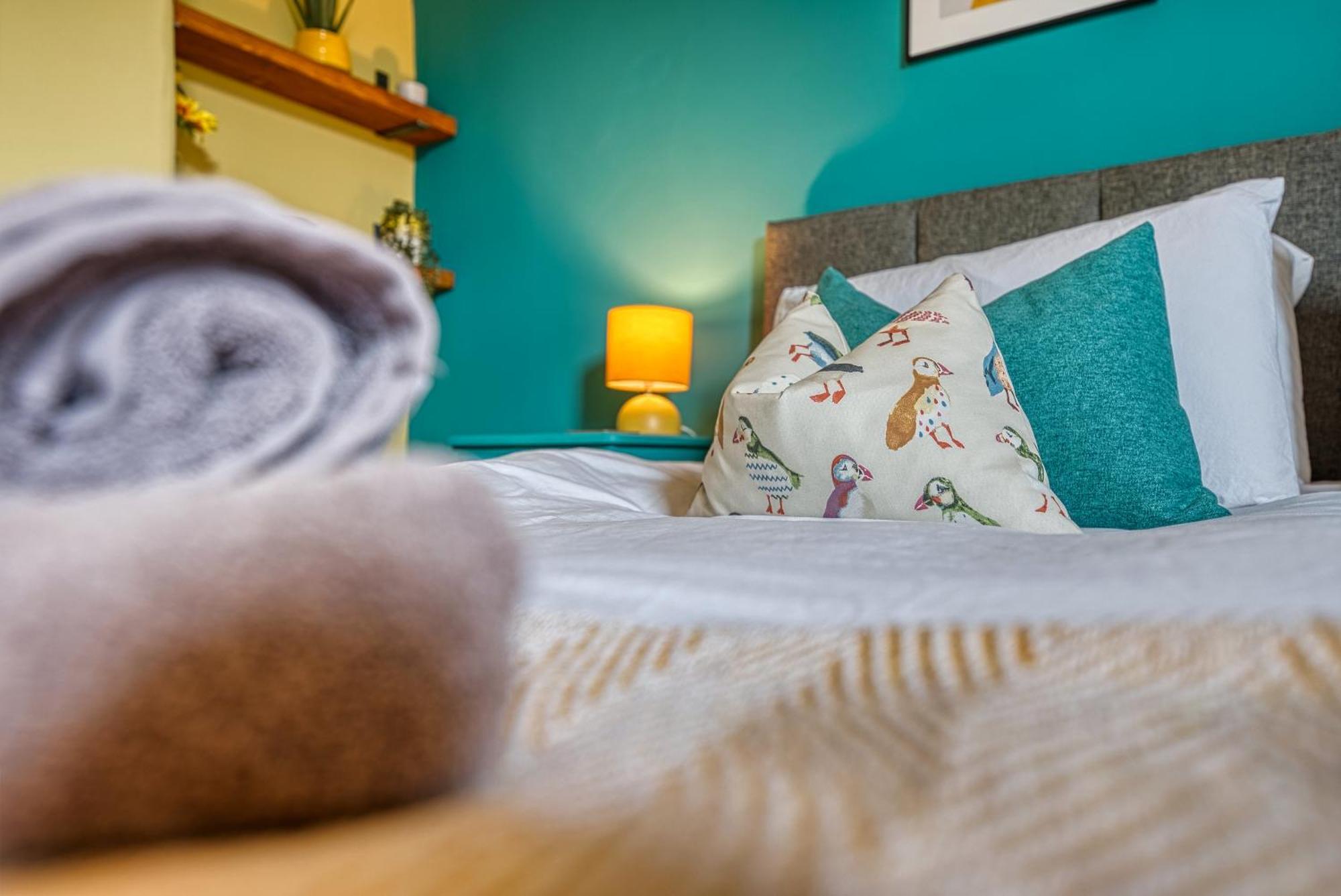 2 Bedrooms Modern, Stunning & Stylish Contractor House, Prime Portsmouth Location With Free Parking Permit, Summer Special Offer!! - By Blue Puffin Stays Exterior photo